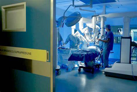 Infografic: structura SANADOR, bloc operator, ATI, neonatologie