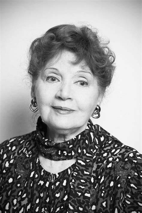 portret_Carmen_Stănescu_imagini_perioadă_activități_teatru