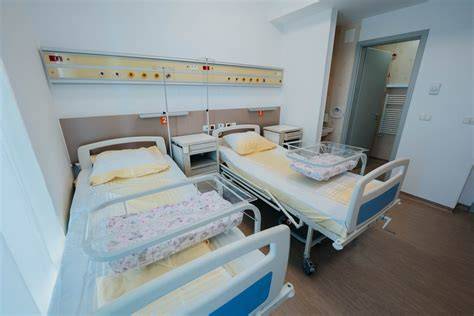 Infografic: evoluția numărului de paturi și a echipamentelor în Maternitatea Odobescu