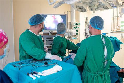 Imagini: Secția de Obstetrică-Ginecologie cu săli de operație modern utilate