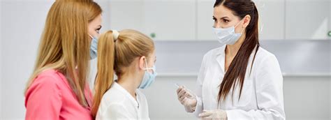 Schema relațiilor dintre servicii pediatrice: consultații, vaccinări, investigații, kinetoterapie