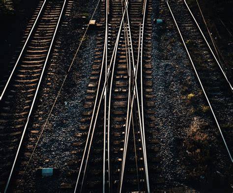 Imagini ilustrative despre infrastructura, saloanele si equipamentul modern