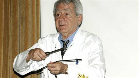 Portretul Prof. Dr. Mihai Jianu și logouri instituționale