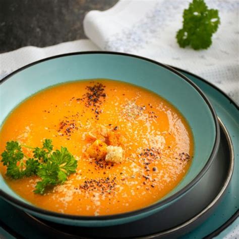 Supă cremă de cartofi dulci și morcovi