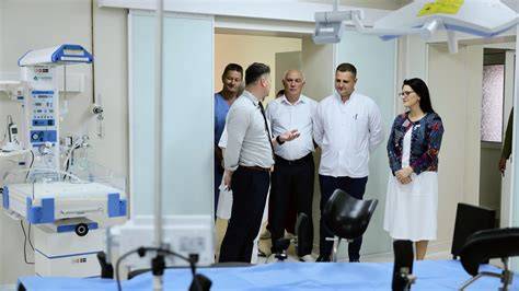Ilustrare: traseul unei nașteri în spital - fluxuri, sprijinul echipei, sala de naștere