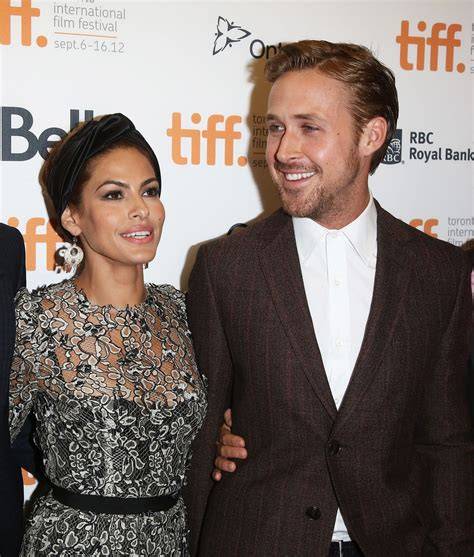Infografic: Rulajul carierelor Eva Mendes vs Ryan Gosling