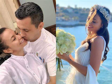 Imagini cu Flick și Denisa în deșert, îmbrăcați în alb