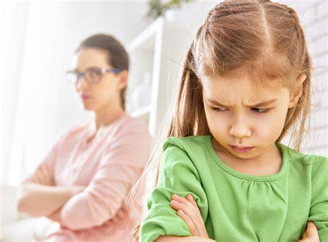 Infografic: efecte spitalizare copii, structuri creier, stres parental