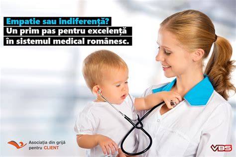 Interacțiune médecin-pacient într-o consultație; comunicare clară și empatică