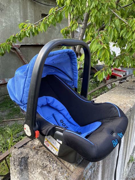 Scaun auto pentru bebeluși