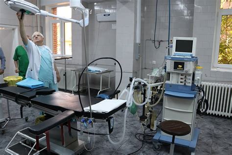 Infrastructura modernă a secției de obstetrică-ginecologie, cu facilități de ecografie, endoscopie și laborator