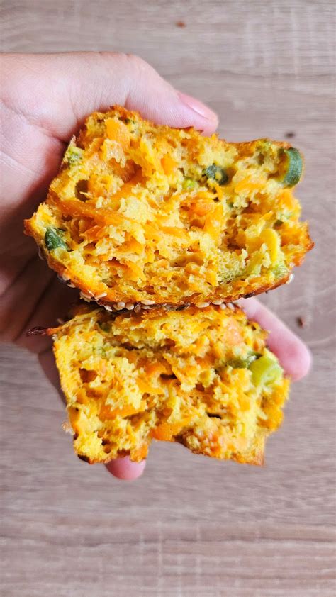 Briose pufoase din broccoli și cartof dulce