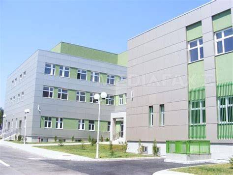 Aparatură veche în noua maternitate