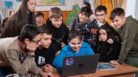 Infografic: impactul cântecelor asupra dezvoltării copiilor (limbaj, memorie, coordonare, socializare)