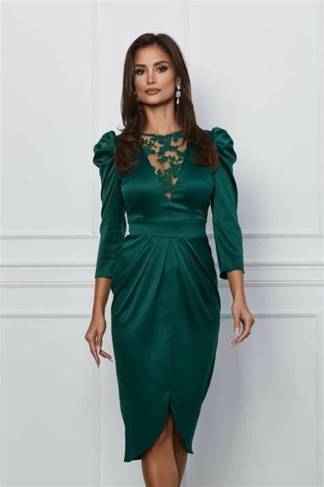 Rochii de maternitate potrivite pentru vară: croieli lejere și midi elegante