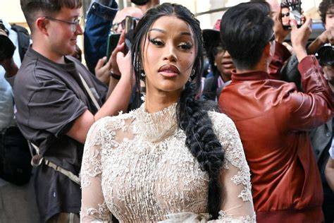 Grafic: Cronologia nașterilor copiilor Cardi B și Offset