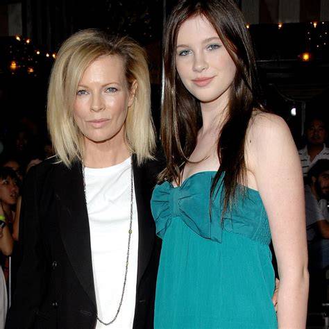 Kim Basinger cu fiica Ireland Baldwin