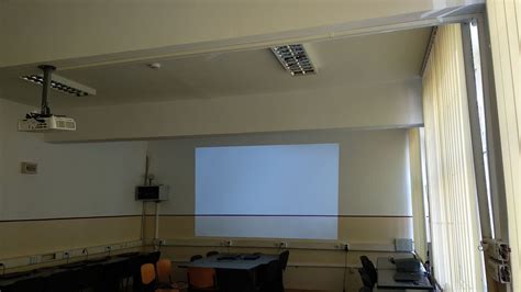 schema instalare videoproiector în sală