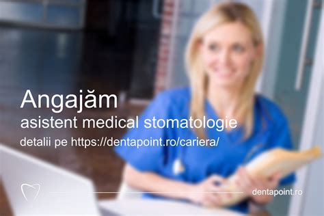 Nou-născut în brațele unei asistente medicale