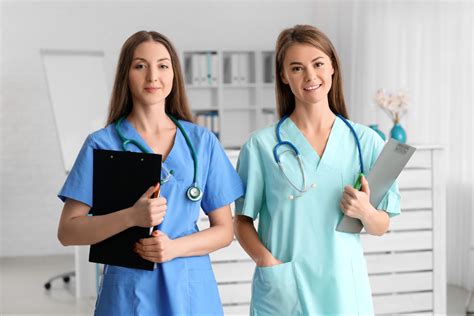 Diagrame: Roluri în echipa de neonatologie (neonatolog, asistent medical, dietetician, kinetoterapeut, anatomopatolog)