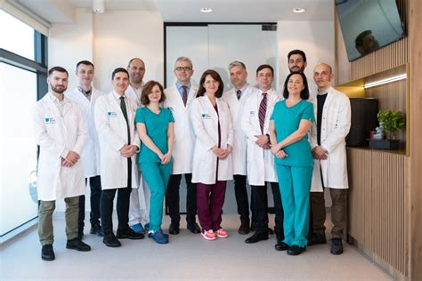 Echipa de medici urologi