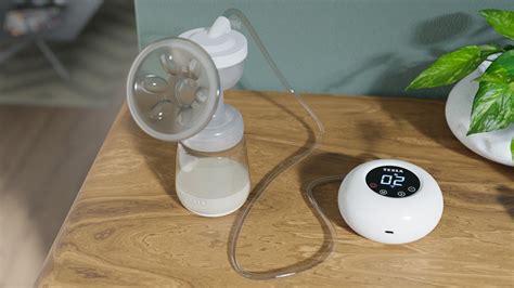 Utilizarea pompei de sân pentru extragerea laptelui matern.