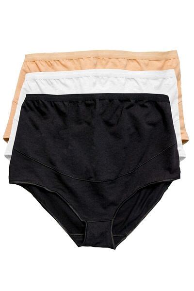 Diverse modele de chiloți de maternitate