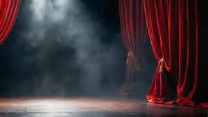 Portret Andreea Grămoșteanu în timpul sarcinii, scenă de teatru