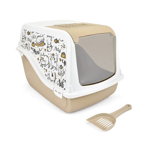 Femeie gravida curatand litiera pisicii cu manusi