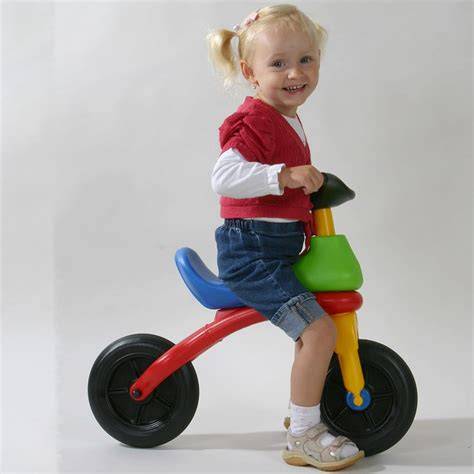 Infografic: Cum functionează bicicleta de echilibru si trecerea la bicicletă cu pedale