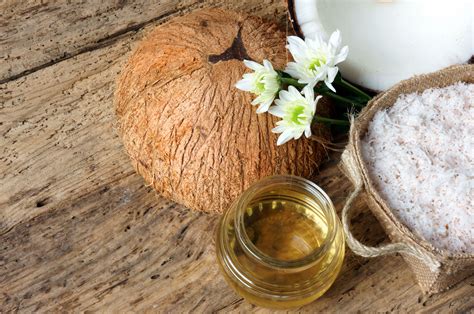 Infografic: cum acționează uleiul de cocos asupra pielii în sarcină