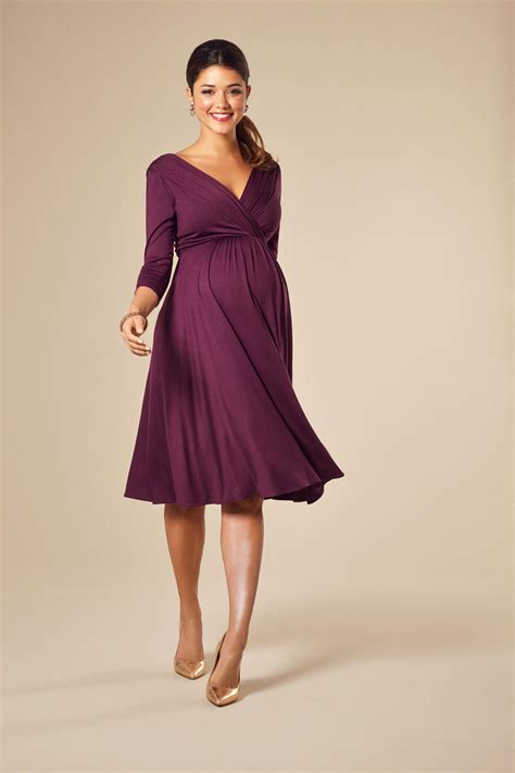 Diverse modele de rochii A-line pentru gravide