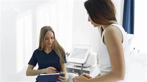 Infografic despre transmiterea streptococului de grup B de la mamă la nou-născut