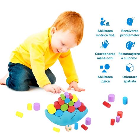 Copil de 2 ani jucându-se cu blocuri colorate