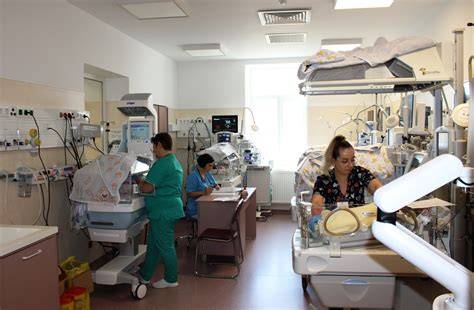 Imagine: Sala de naștere și compartimentele obstetricii din Spitalul Clinic Județean de Urgență Arad (schemă organizatională)