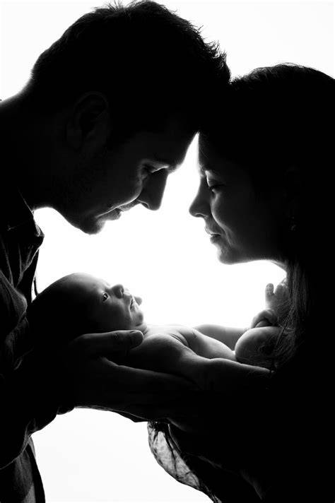 Galerie de portrete de familie si maternitate in studio si in aer liber, cu copii si gravide