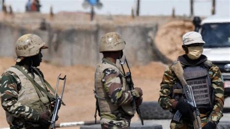 Copil care tremură în timpul unui atac de înfiorare