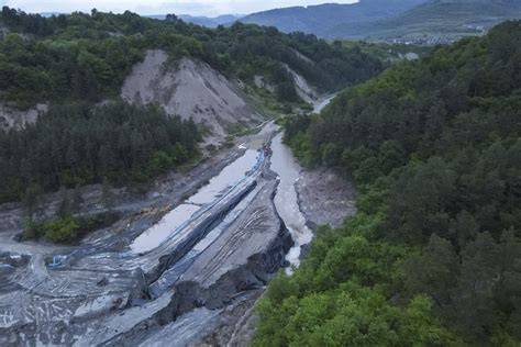 Infografic: fluxuri de apă și măsuri de protecție în Salina Praid