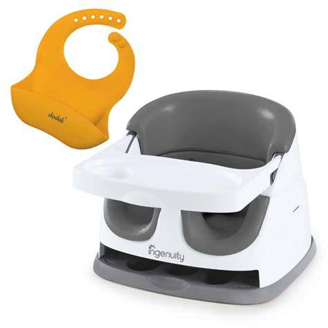 Scaun de masă pentru bebeluși și furculițe/lingurițe din silicon moi, adaptate vârstei.