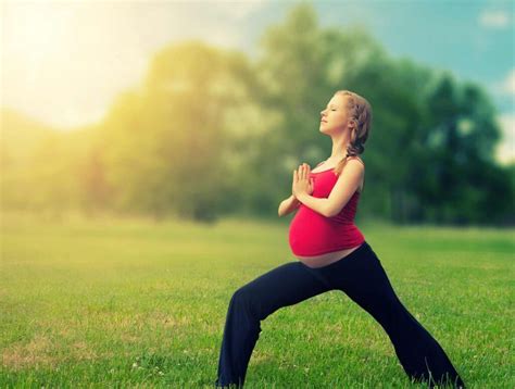 Schema pozițiilor recomandate în masajul prenatal (lateral, semi-încovoiat)