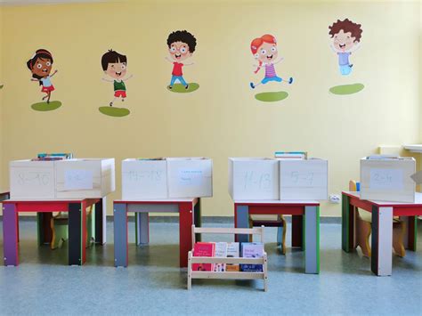 Imagine generala a sediului pediatriei din Făgăraș, cu echipe medicale