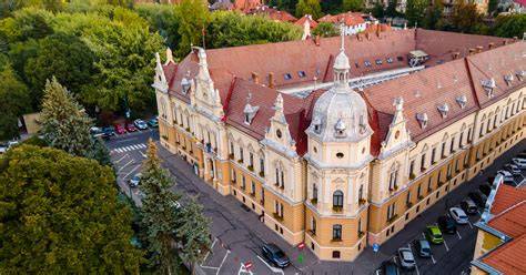 Imagine cu sediul clinicii si sala de așteptare