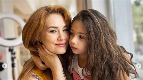 Feli cu fiica sa, Nora Luna