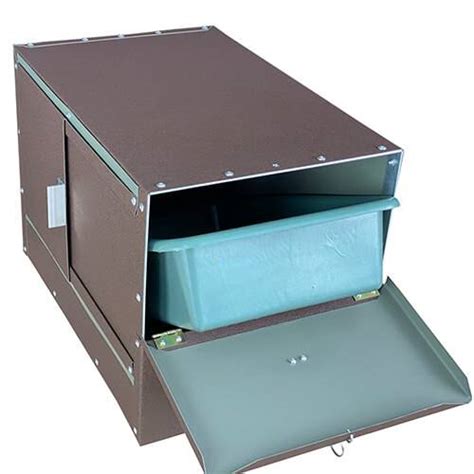 Echipamente interioare pentru cuștile de iepuri: hrănitor, adăpător, cuib