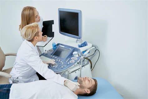 Imagine: Clinica Medicus - sala de consultații si ecografie