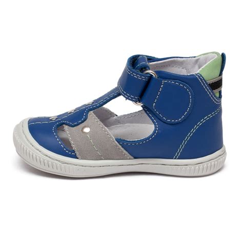 copii cu proteze ortopedice