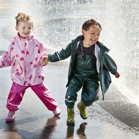 haine de copii rezistente și confortabile pentru ploaie