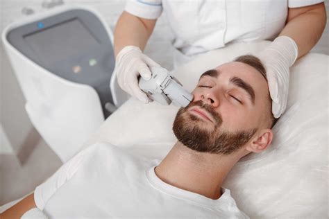 Infografic: factori care influențează siguranța epilării cu laser în timpul sarcinii