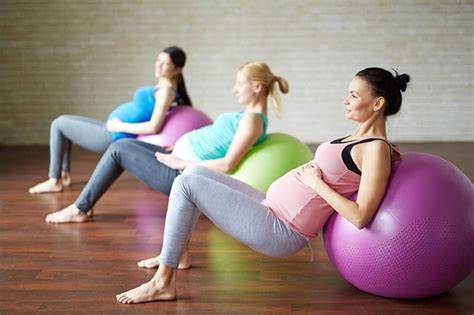 Posturi Pilates pentru gravide: exemple de exerciții și principii de respirație
