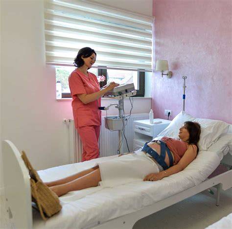 Infografie: traseul pacientei în clinica privată de obstetrică-ginecologie